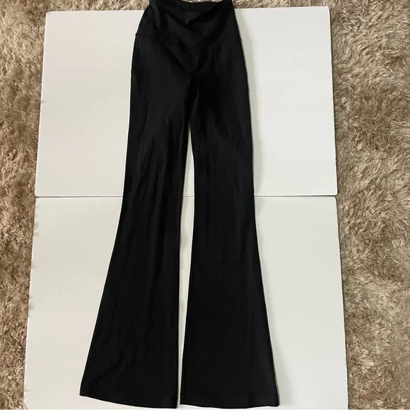 Lululemon “Like New” Groove Black Flare Pant Sz 0 - Picture 3 of 13